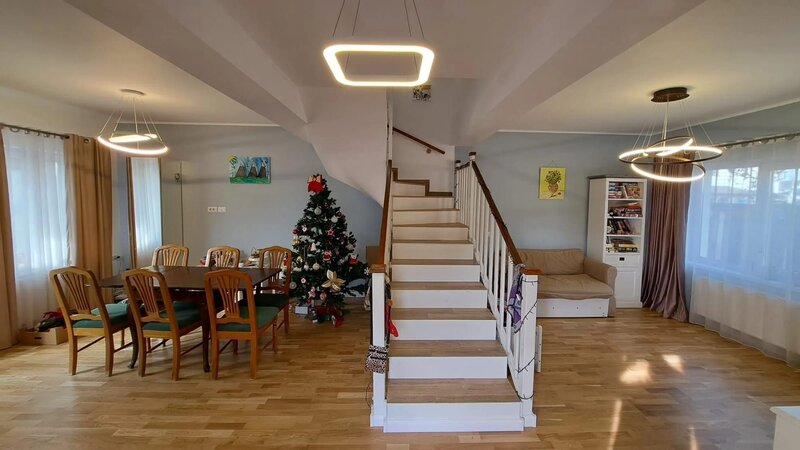 Bragadiru, casa 4 camere cu 4 bai si incalzire in pardoseala.